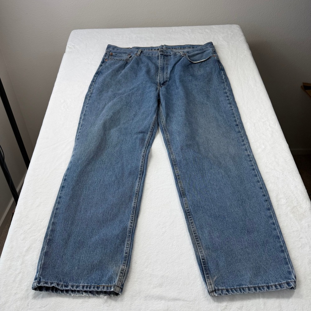 Levi's 550 Relaxed Fit Jeans Mens 42x32 Blue Good Mid Wash Denim 00550-4891